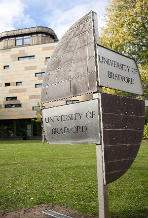 ブラッドフォード大学