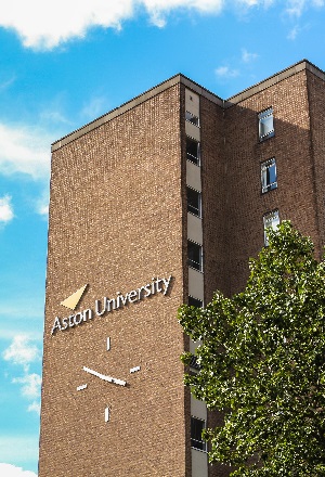 アストン大学