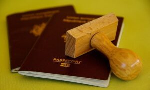 パスポートはIELTSの受験に必要？どうやって取得する？コピーも必要なの？